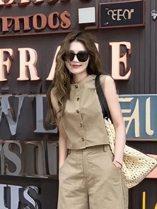 Ensemble Casual Chic & Vintage – Gilet Sans Manches et Pantalon Large Kaki